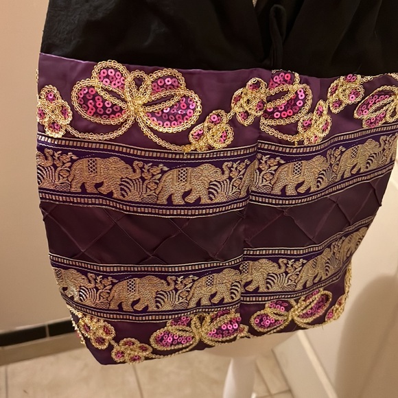 - Beautiful handbag golden elephant accents - Picture 4 of 10